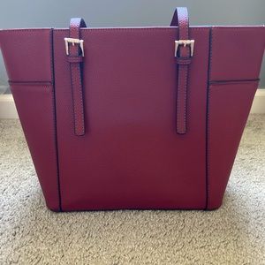 Bag: Red purse